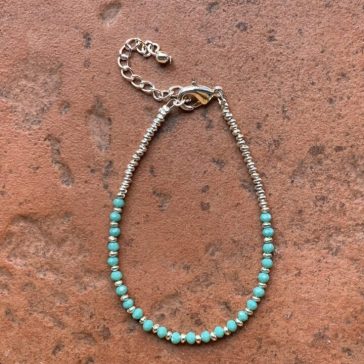 Bracciale in ottone con perline colorateSUMO artigianato shop online Bigiotteria, Orecchini, Anelli, Bracciali, Collane. Argento 925, Pezzi Unici, Handmade, Arredamento Etnico, Accessori, Zaini e Borse, e tanto altro ancora. Scopri il mondo SUMO, vieni a visitare i nostri negozi a Bologna e Vignola a Modena.